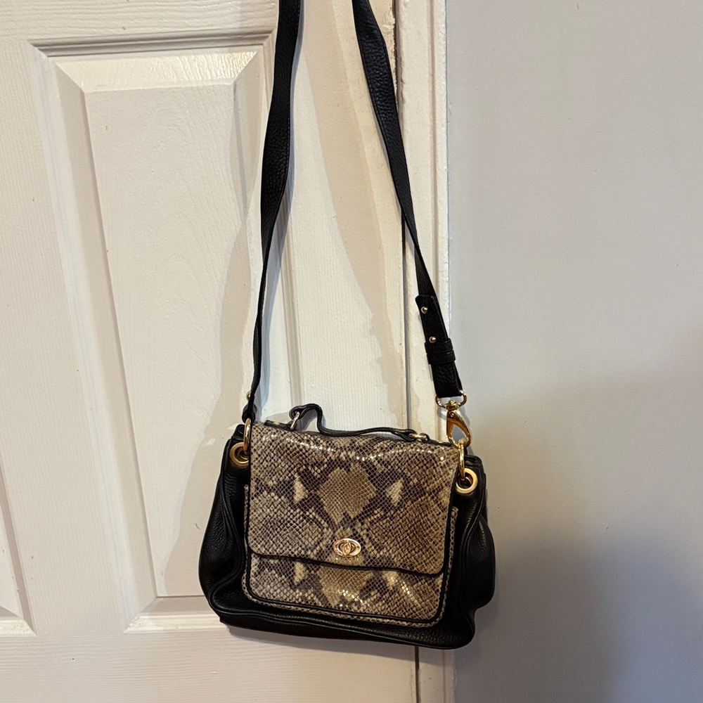 Isaac Mizrahi Black Shoulder Bag with Snake-Print Flap